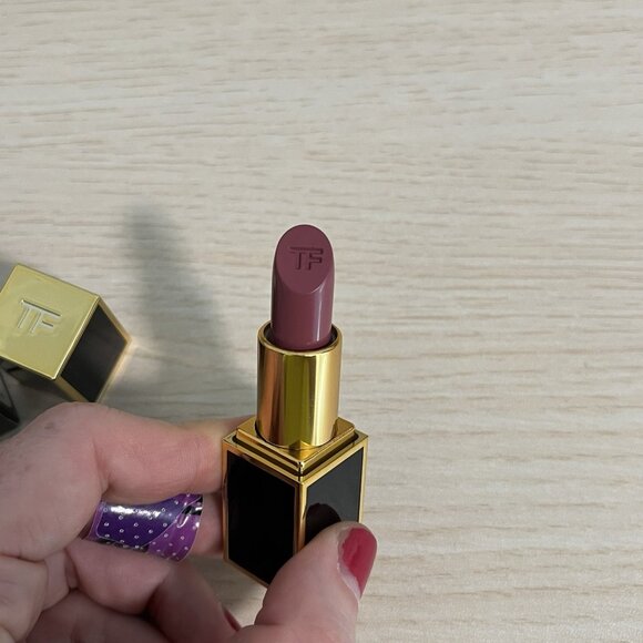 Tom Ford NEW Lip Color Matte Lipstick in 04 Thomas 2G - Picture 2 of 7